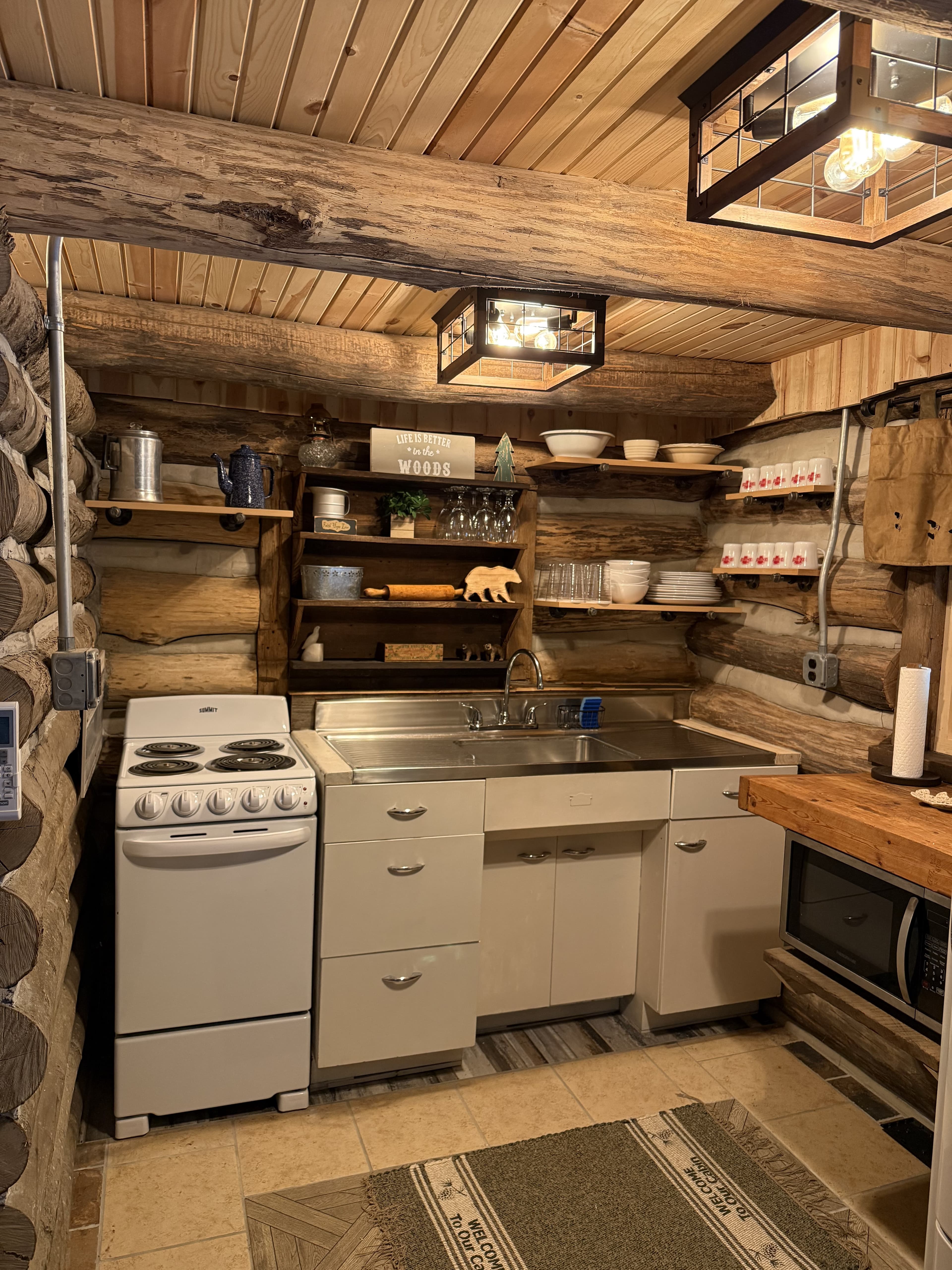 Hogback Log Cabin, property photograph 7
