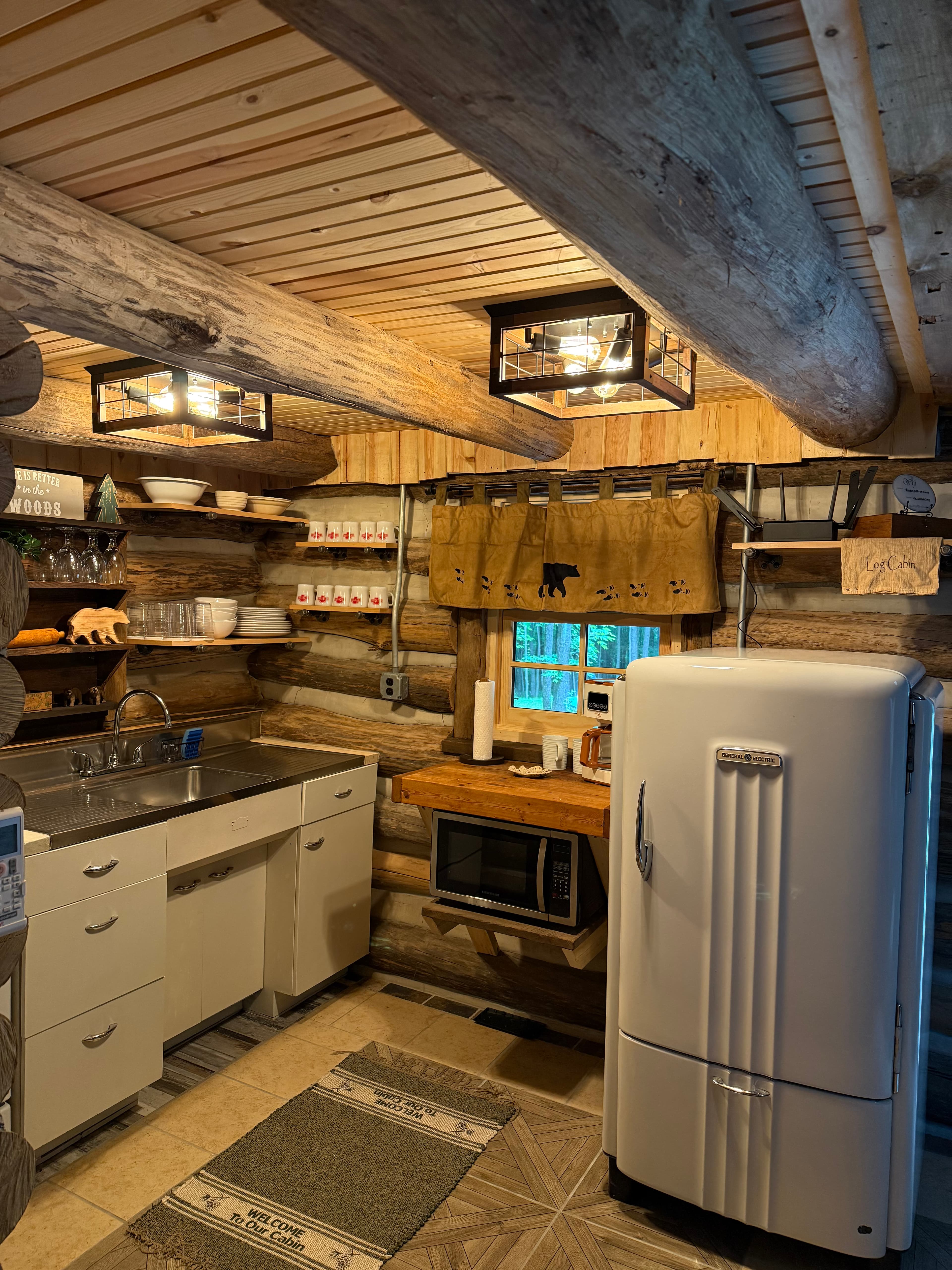 Hogback Log Cabin, property photograph 4